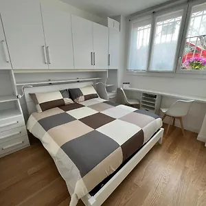 https://the-small-white-house-in-milan.italymilanhotels.net